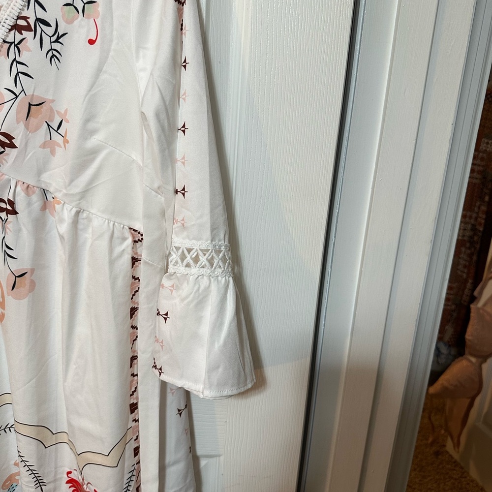 Abela Story + Co Large NWOT White Mini Dress With Lace Details & Colorful Floral - Picture 4 of 6